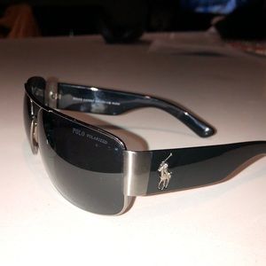 Like new polarized Ralph Lauren men’s sunglasses